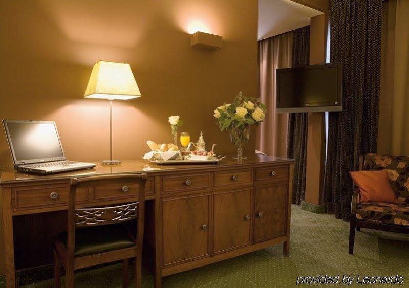 Фото Leonardo Hotel Antwerp The Plaza