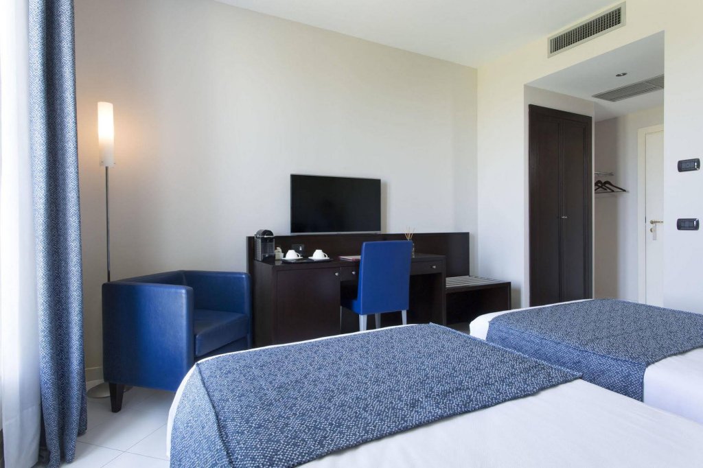 Фото Maranello Palace