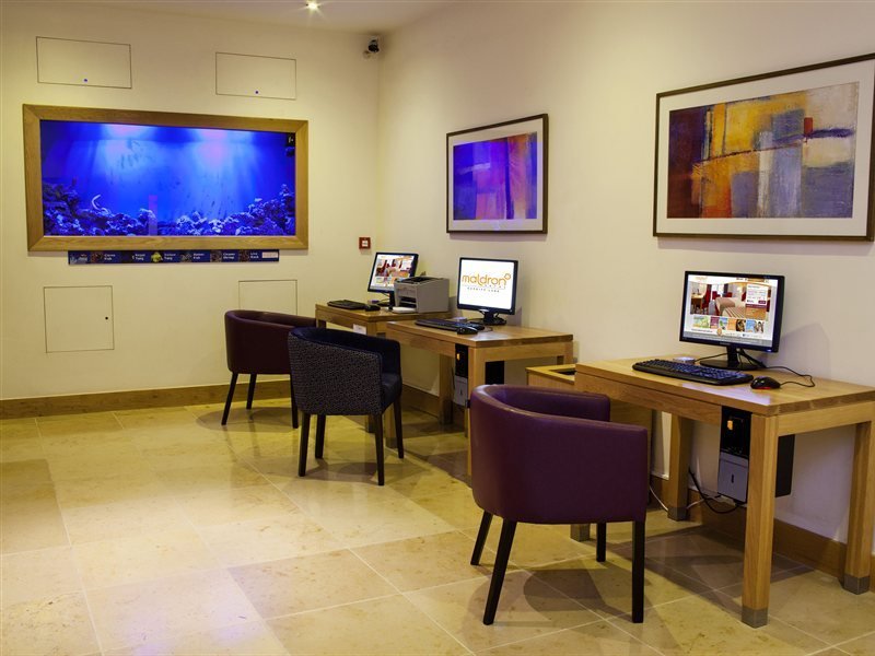 Фото Clayton Hotel Cardiff Lane