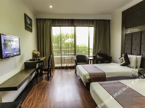 Фото отеля 2