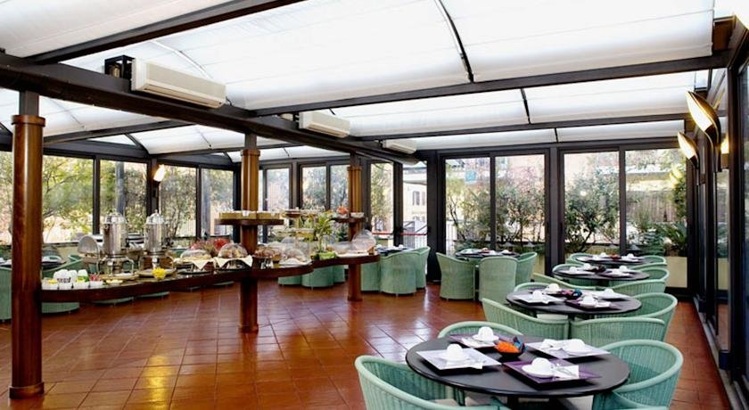 Фото Ateneo Garden Palace