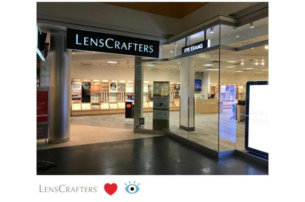 Clothing store LensCrafters, State of New Jersey, photo