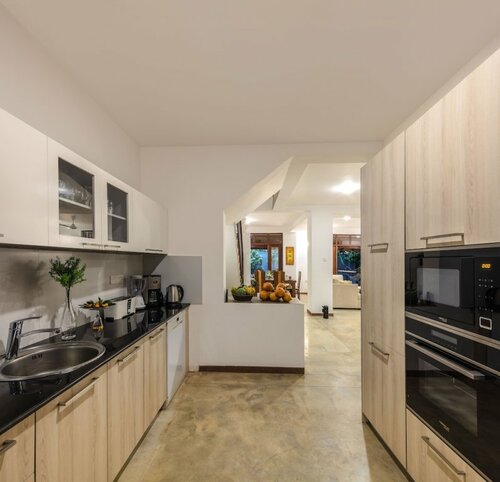 Гостиница Ballarat Luxury Villa в Хиккадуве