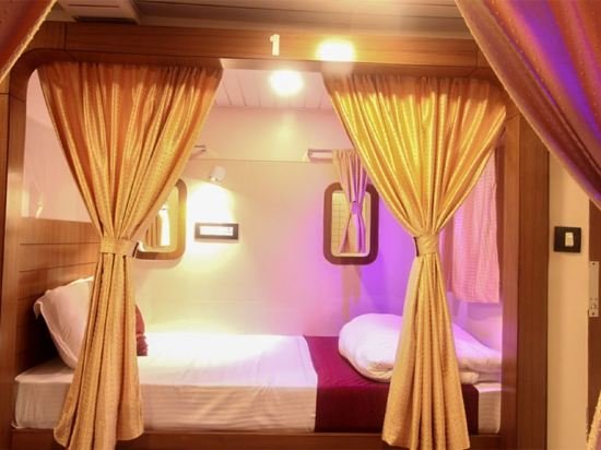 Фото Hotel Qubestay Airport