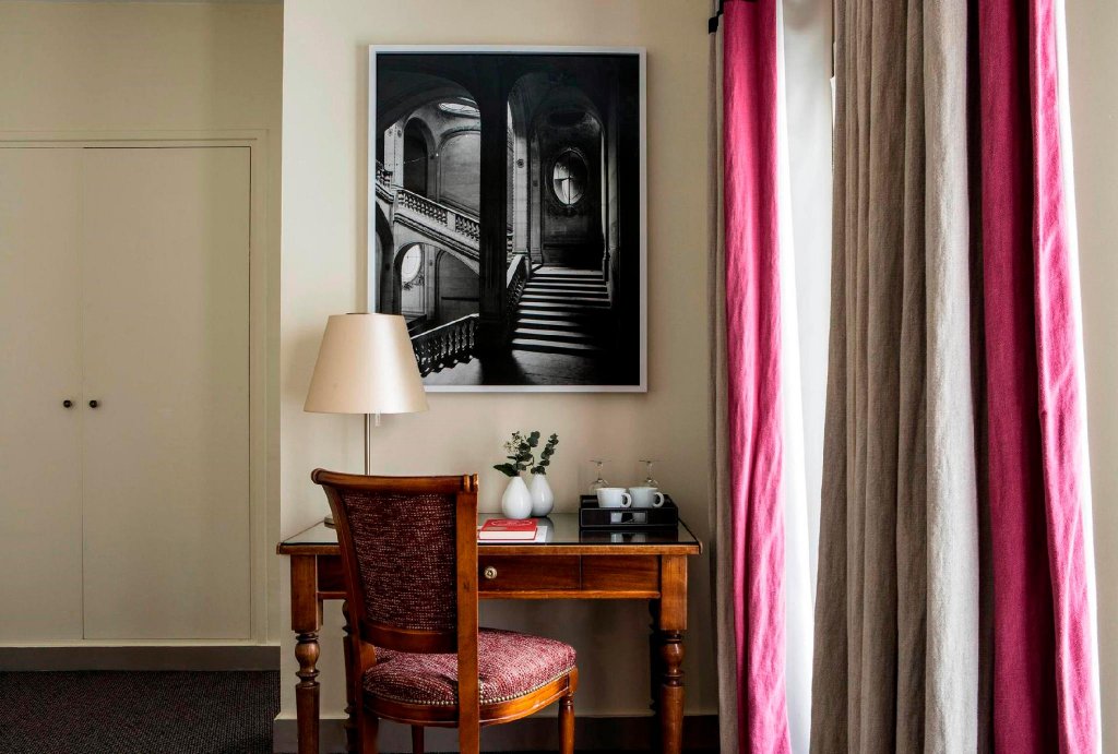 Фото Hôtel de la Place du Louvre