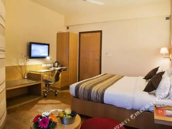 Фото The Manor Bareilly Hotel