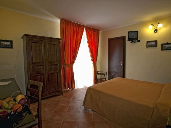Фото Hotel Neapolis