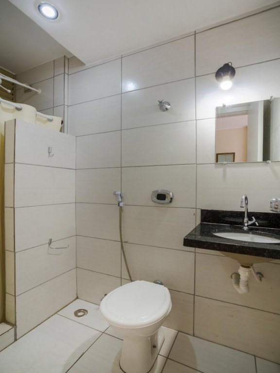 Фото Oyo Hotel La Rocca, Goiânia