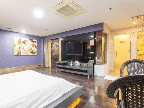 Гостиница Qingdao Hengbo Hotel в Циндао