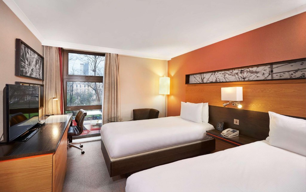 Фото Hilton London Kensington
