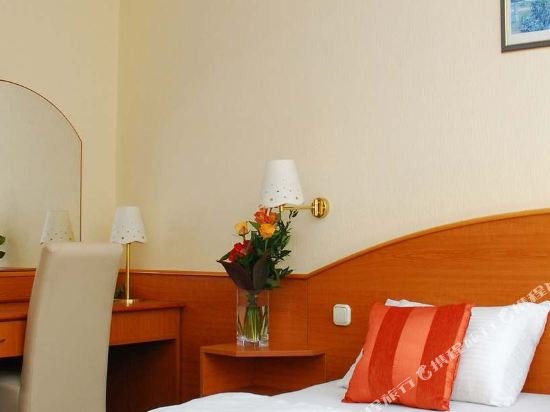 Фото Hotel Orion Várkert