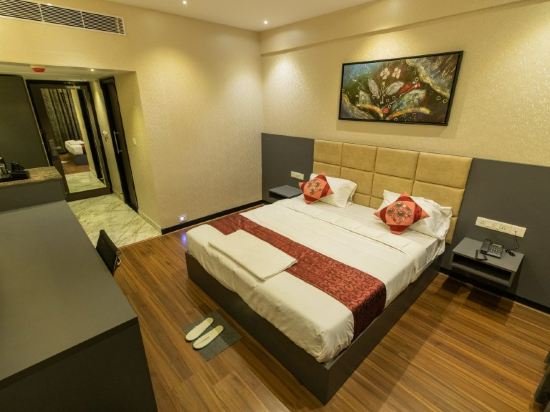 Фото Grand Seasons - The Business Hotel