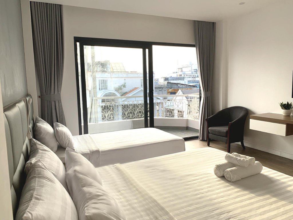 Фото Royal Dragon Boutique Hotel