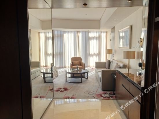 Фото Renaissance Nanjing Olympic Centre Hotel