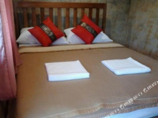 Фото Tamarind Grand Resort Mae Sariang