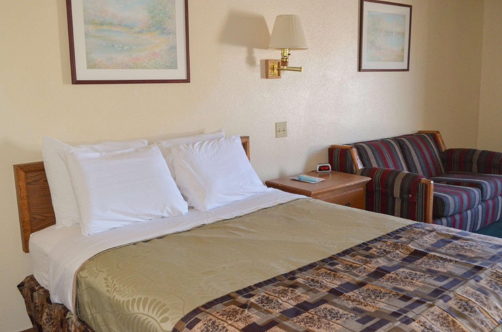 Фото National 9 Price