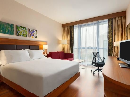 Фото Hilton Garden Inn Sevilla