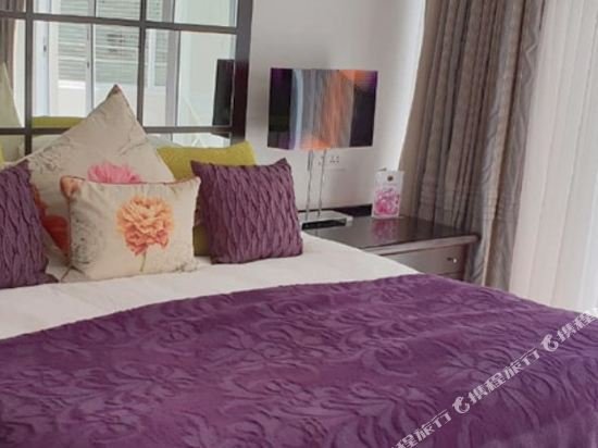 Фото The Clarendon - Bantry Bay