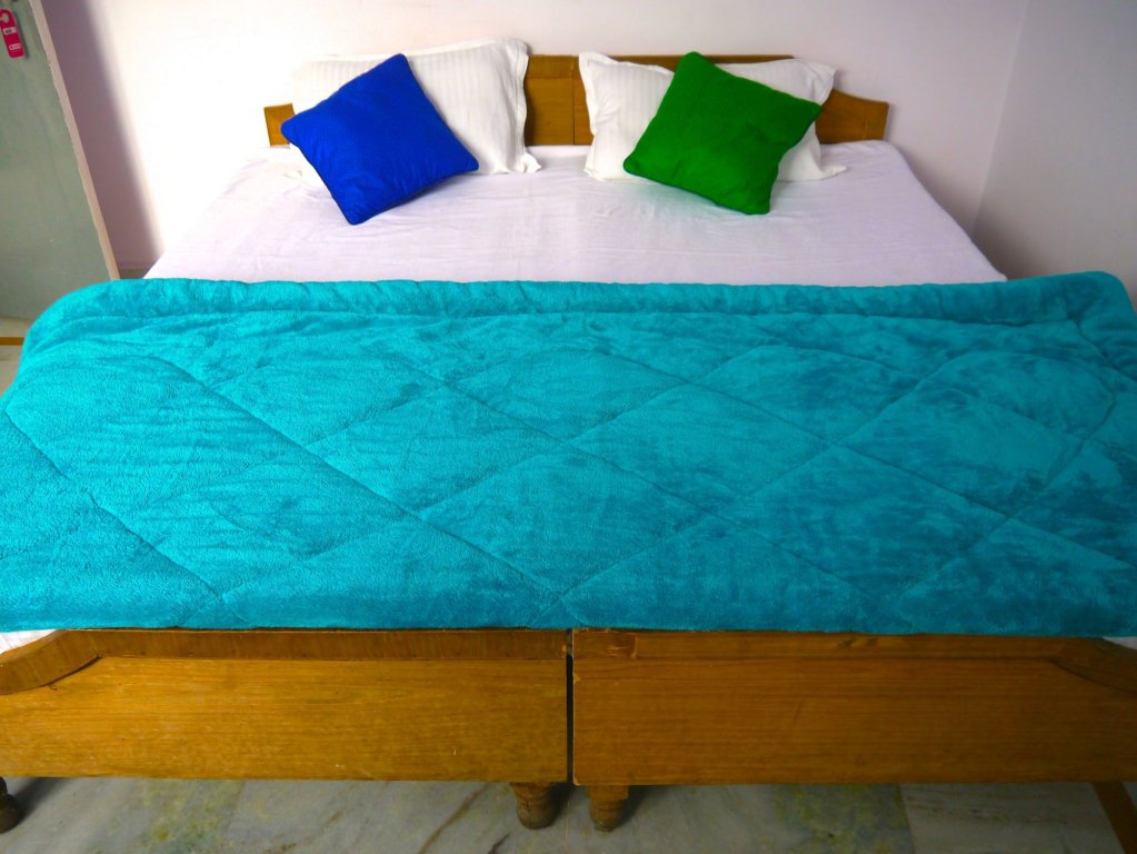 Фото Hotel Ishan A Riverside Retreat