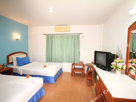 Фото J. Holiday Inn