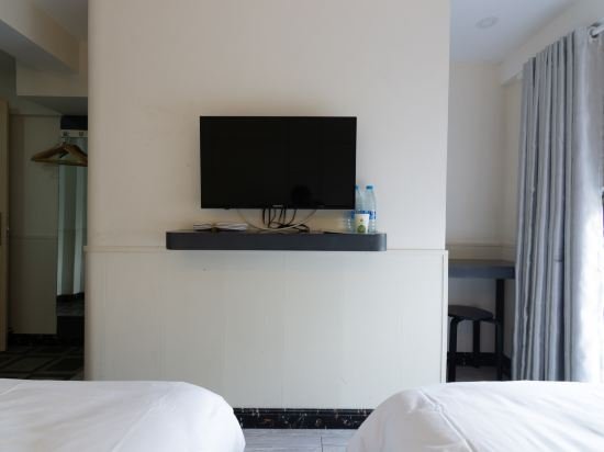 Фото Hanting Hotel Shanghai Tangqiao Metro Station