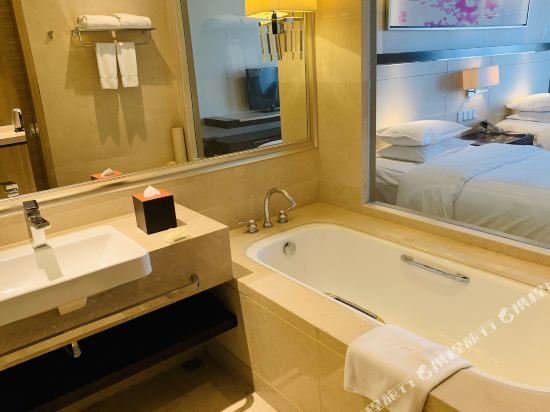 Фото Sheraton Qinhuangdao Beidaihe Hotel