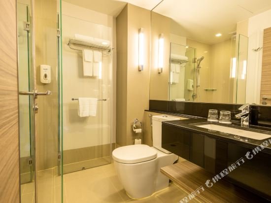 Фото Holiday Inn Express Bangkok Sathorn