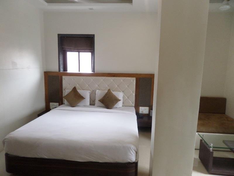 Фото Hotel Raj Palace