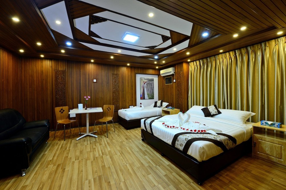 Фото Backpacker Hostel - Adults Only