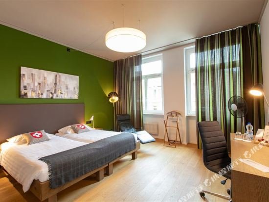 Фото Hotel Bären Am Bundesplatz