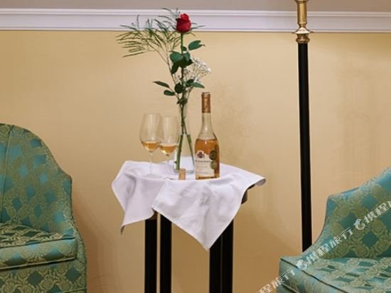 Фото Grof Degenfeld Castle Hotel