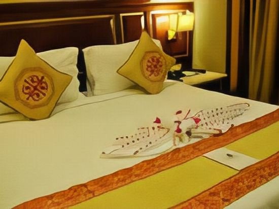 Фото Dynasty Hotel