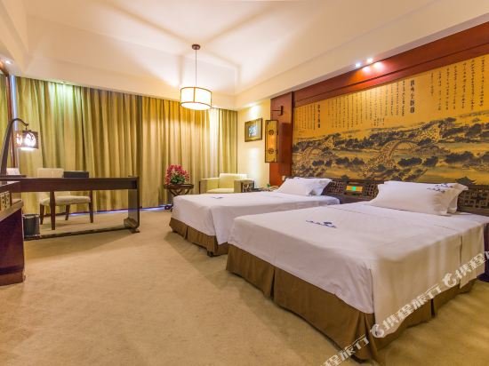 Фото Palace International Hotel