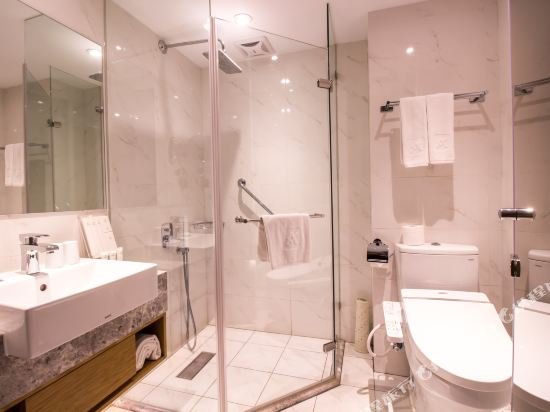 Фото The Carlton