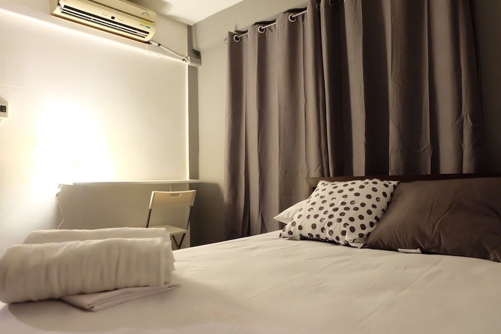 Фото Asoke Montri Hostel