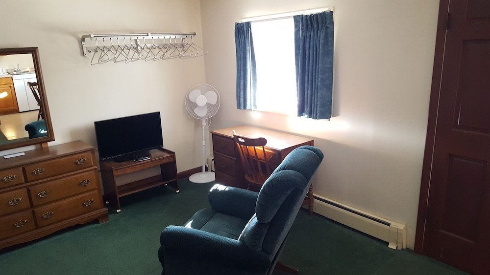 Фото Riverbank Motel and Cabins