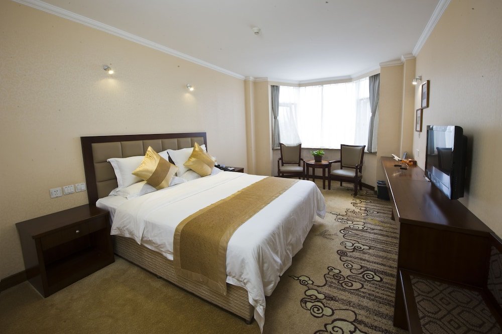 Фото Chengdu Chengfei Hotel