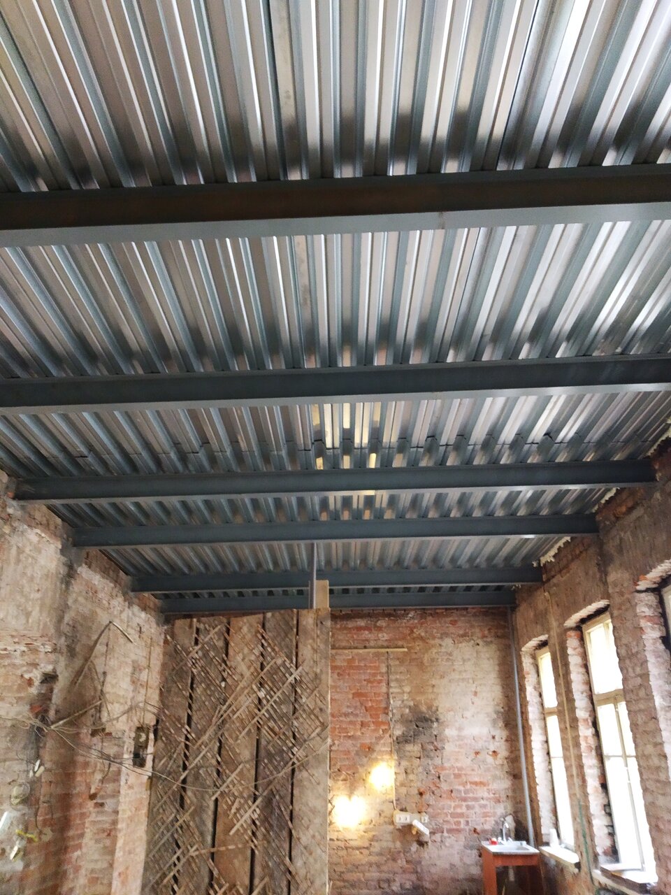 Балка межэтажного перекрытия из профильной трубы