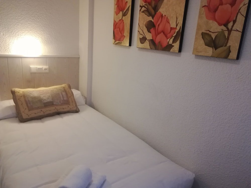 Фото Hostal Albero by gaiarooms