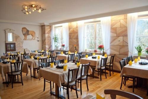 Гостиница Gasthaus Zum Lowen - Restaurant Akropolis