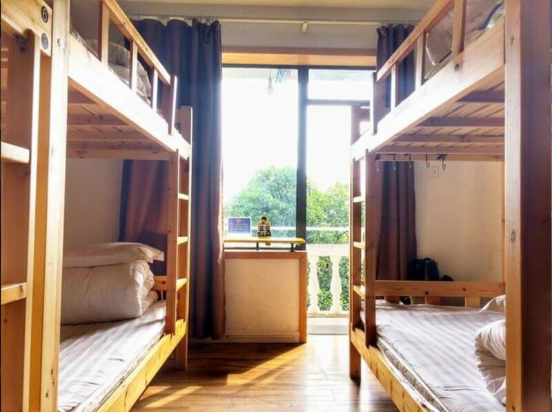 Гостиница Hangzhou High Tea Hostel в Ханчжоу