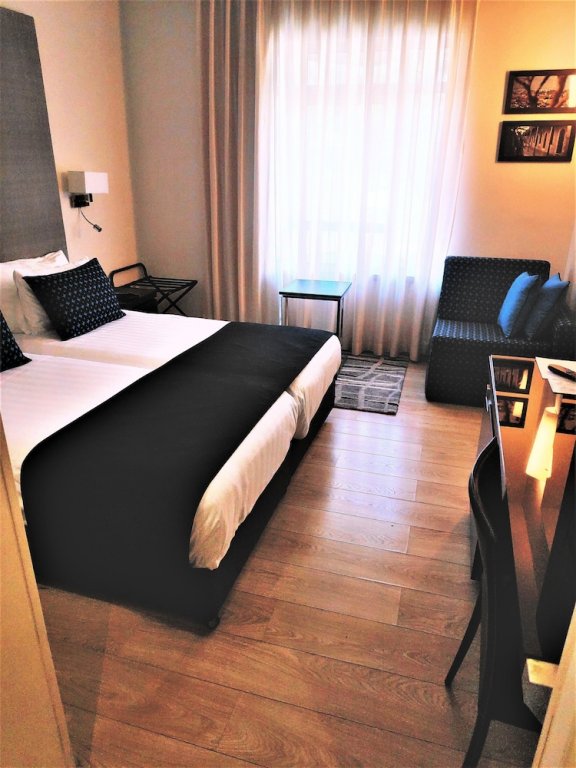 Фото Hotel Yehuda