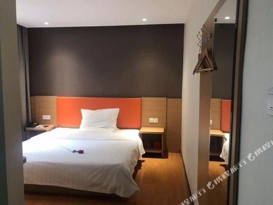 Фото 7 Days Inn Zhenjiang Dashikou Branch