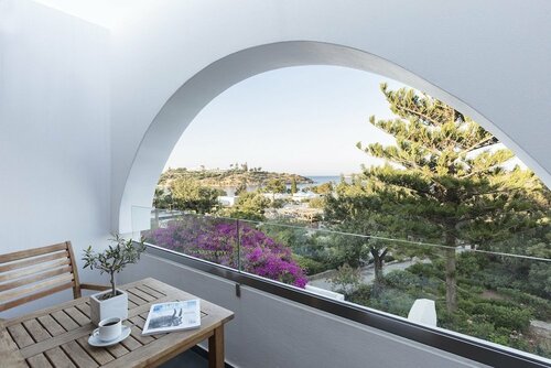 Гостиница Minos Beach Art Hotel, a Member of Design Hotels в Агиос-Николаосе