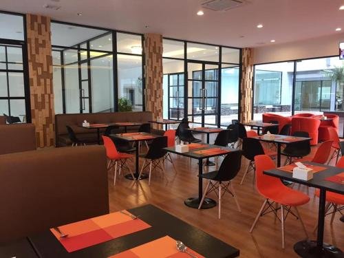 Фото Orchid Riverview Hotel