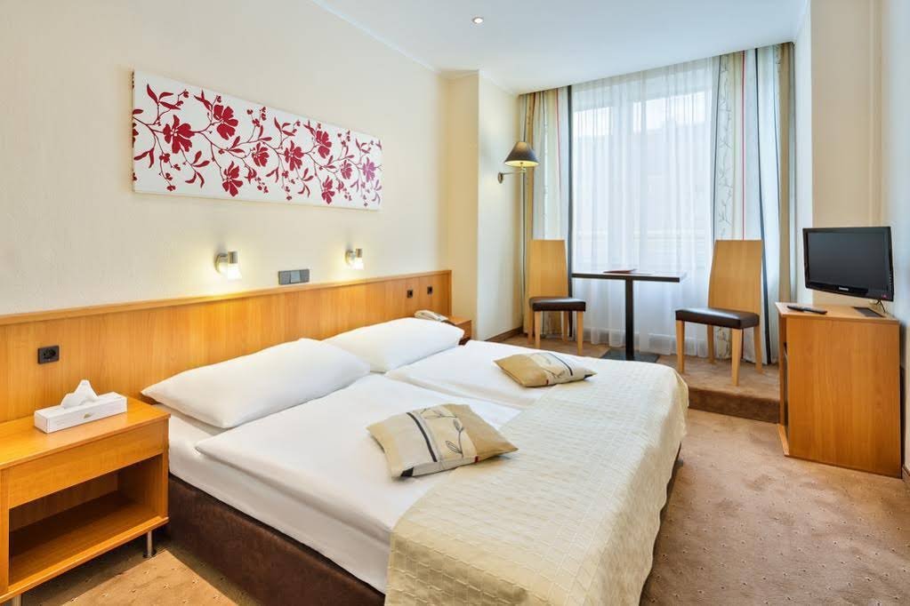 Фото отеля 3