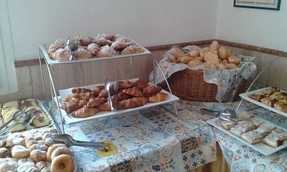 Фото Hotel Maxim