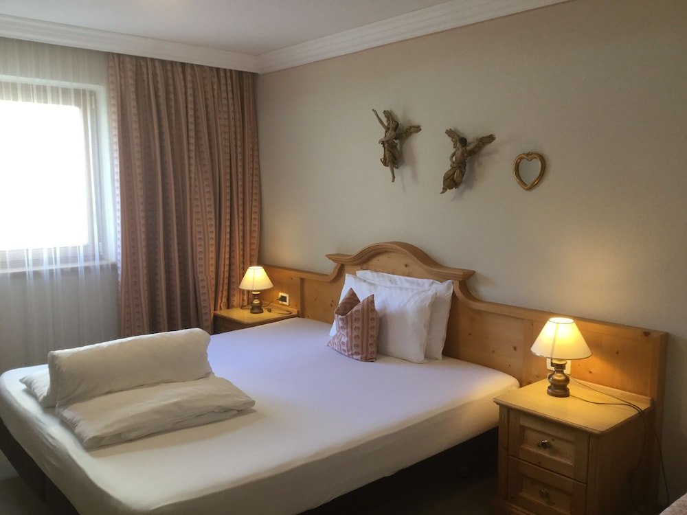 Фото Hotel Sassongher