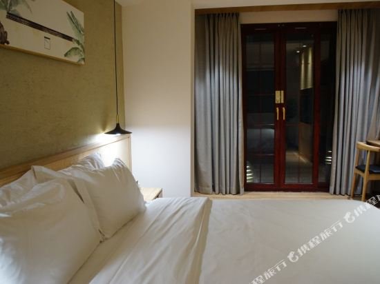 Фото James Joyce Coffeetel Changshoulu Branch