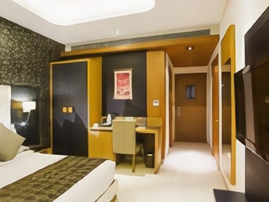 Фото The Allure Hotel R-57